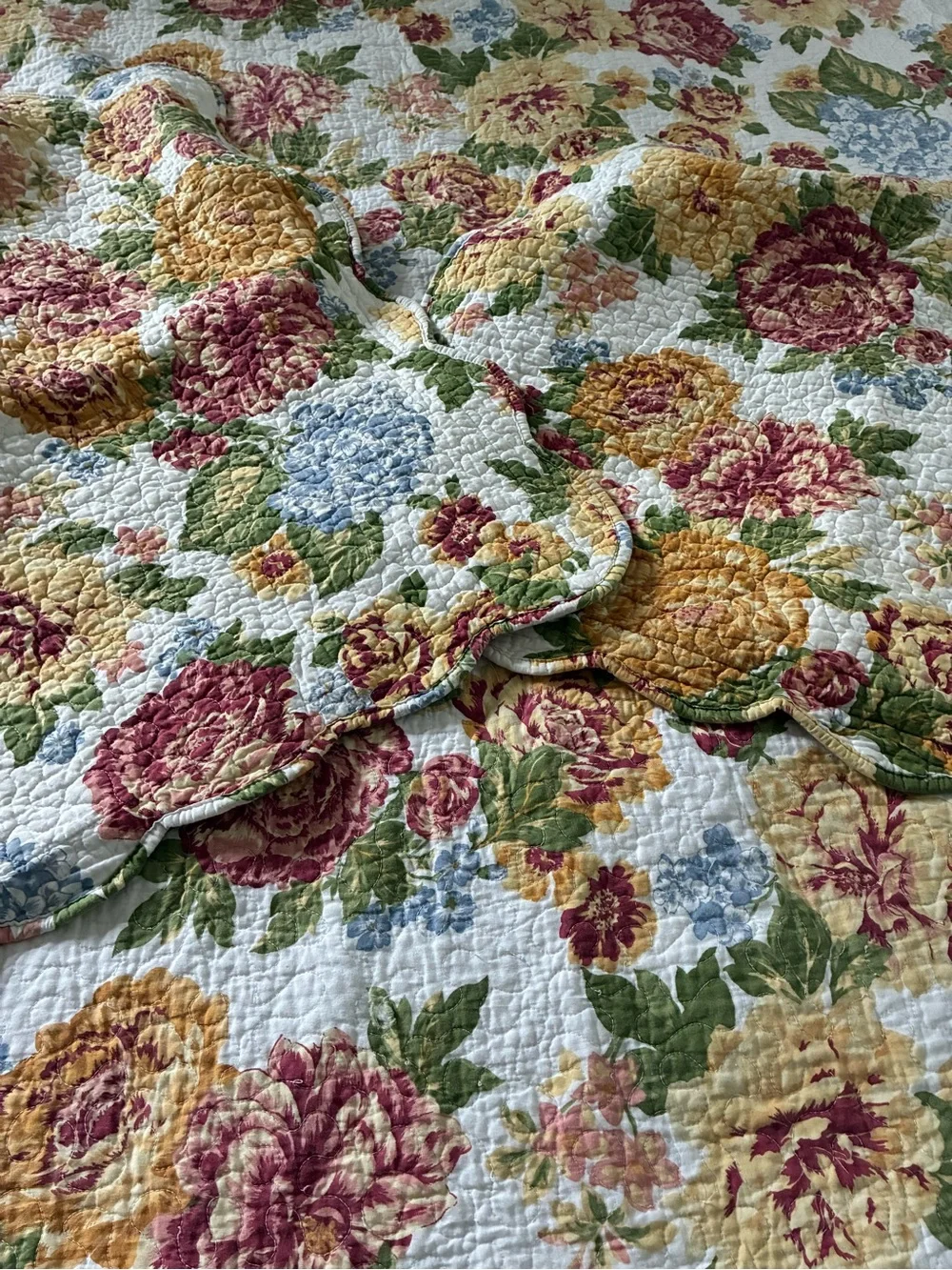 Cotton Floral Quilt Queen Size with 2 Shams Cottage Shabby Chic EUC
